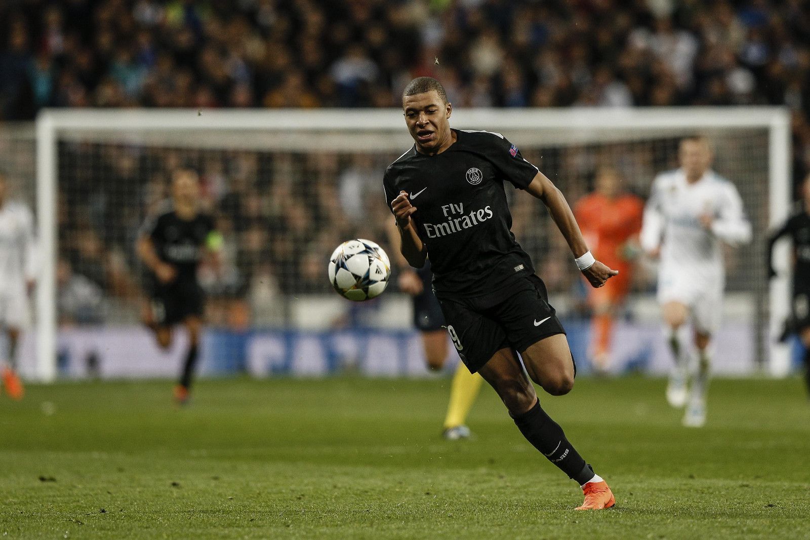 皇马维尼修斯关键进球助球队连胜（维尼修斯关键破门助皇马再取连胜）