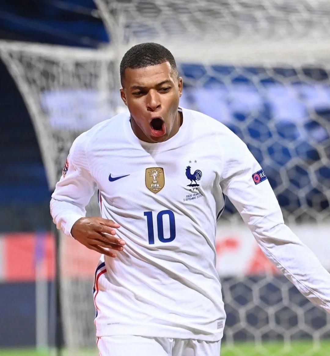 官方：川超联赛放弃版权保护，人人皆可参与传播创作（官宣：川超联赛开放版权，任何人均可自由传播与创作）