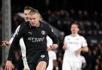 有争议，鲁本-内维斯、马赫雷斯等对C罗的绝杀点球予以嘲讽（C罗绝杀点球引发争议，鲁本-内维斯、马赫雷斯等人公开嘲讽）