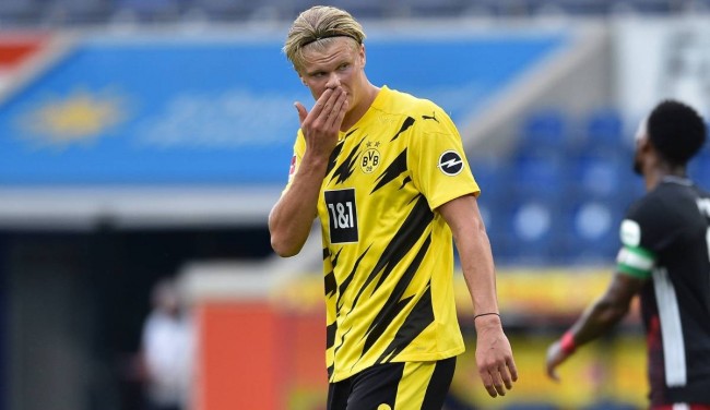 半场战报：勒沃库森2-1莱比锡，泰里耶、希克建功（半场：勒沃库森暂2-1领先莱比锡，泰里耶与希克破门）