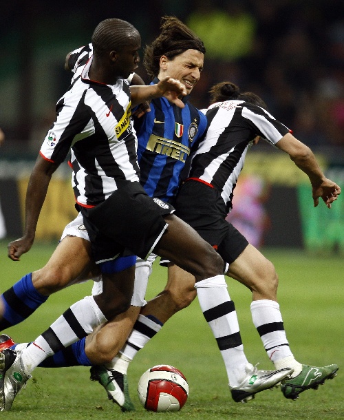 布冯：米兰现在所有运作都围绕出成绩展开，这必须归功于阿囧（布冯：米兰已全面围绕成绩运作，这一切应归功于阿囧）