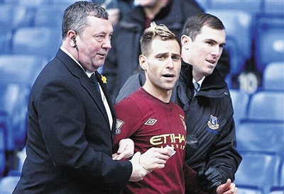 热身赛：U18国青2-1吉尔吉斯斯坦U18，魏祥鑫、贾伟伟建功（U18国青热身赛2-1力克吉尔吉斯斯坦U18，魏祥鑫与贾伟伟破门）