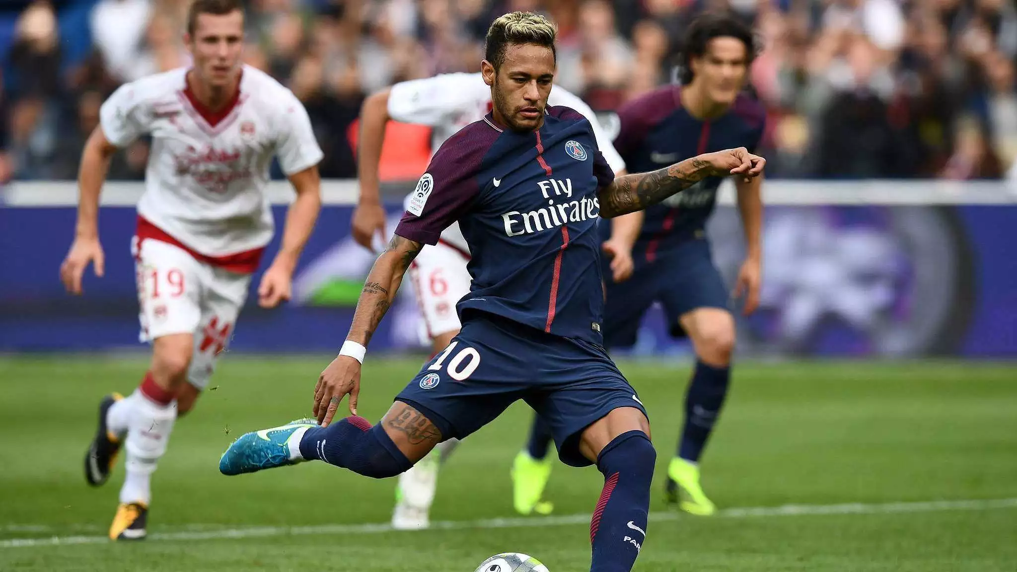 有望重返老东家，队报：可能签约之前，布纳-萨尔去梅斯训练（队报：布纳-萨尔签约前随梅斯训练，有望回归老东家）