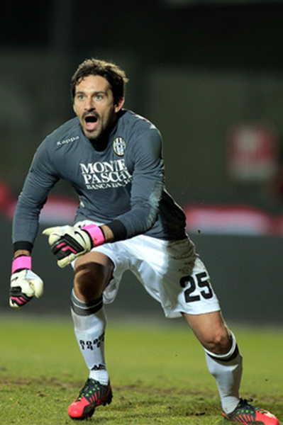 官方：恩佐、阿尔瓦雷斯、朱利亚诺和莫利纳退出阿根廷大名单（阿根廷队官方确认：恩佐、阿尔瓦雷斯、朱利亚诺、莫利纳已退出大名单）