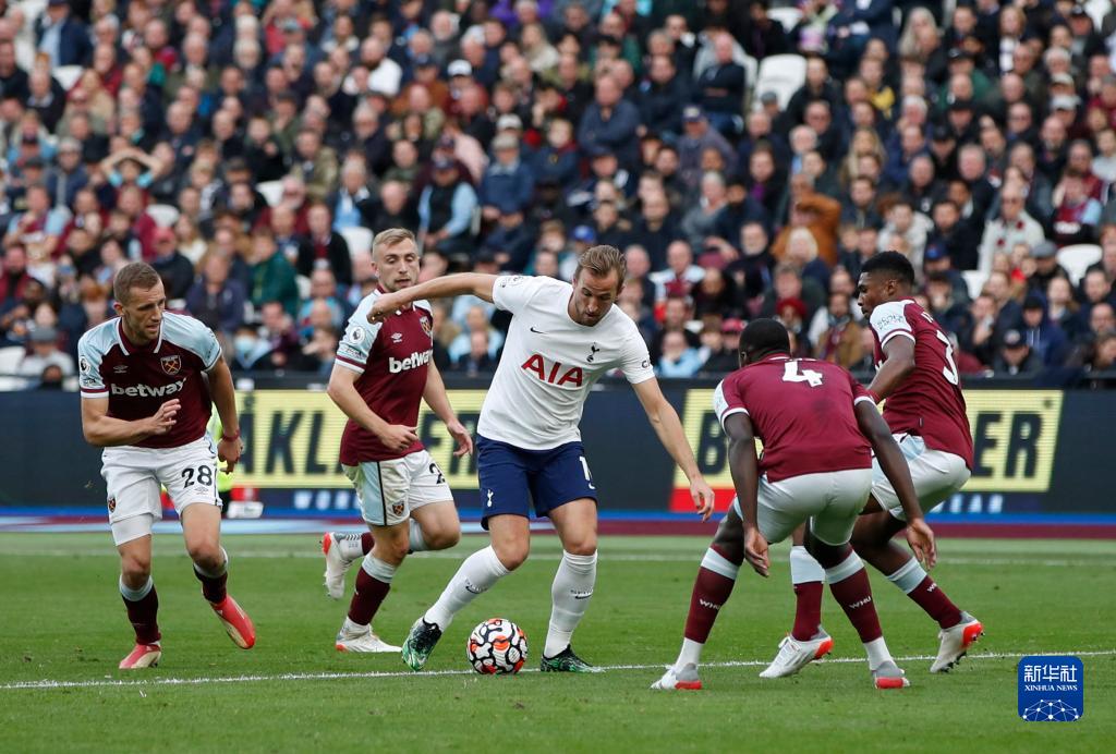 足球巴西名宿点评国足：需要更多年轻力量（巴西足坛名宿评国足：亟待注入更多年轻血液）