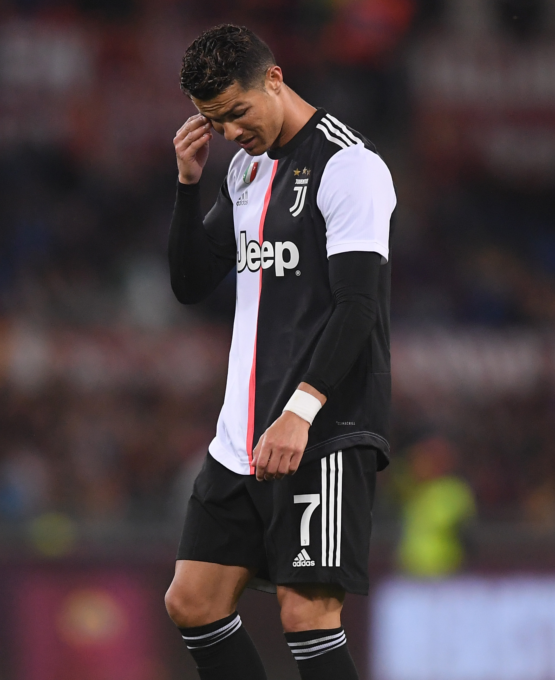 连输米兰马竞，齐沃赛后在更衣室与马洛塔和奥西利奥紧急开会（连败米兰与马竞后，齐沃赛后在更衣室与马洛塔、奥西利奥紧急会谈）